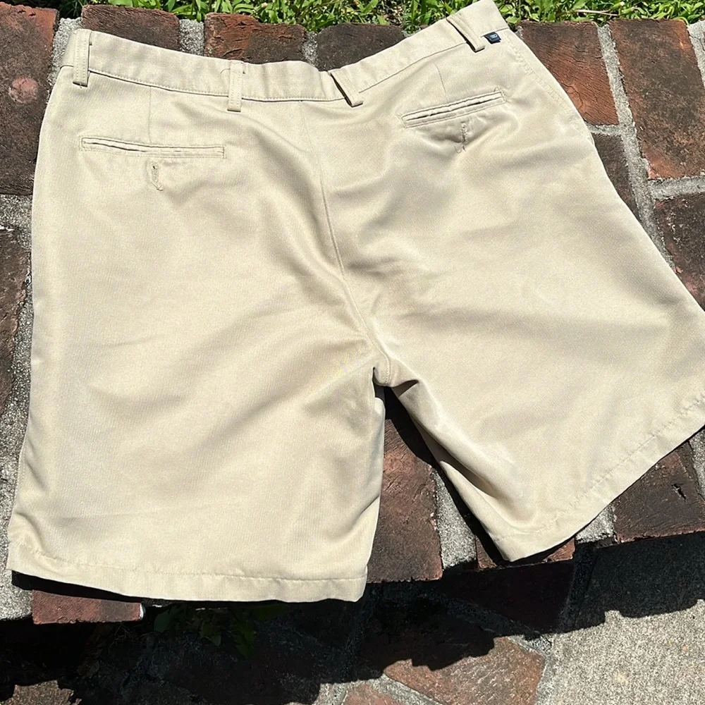 Dockers Golf khaki pleated shorts size 36 - Picture 6 of 6